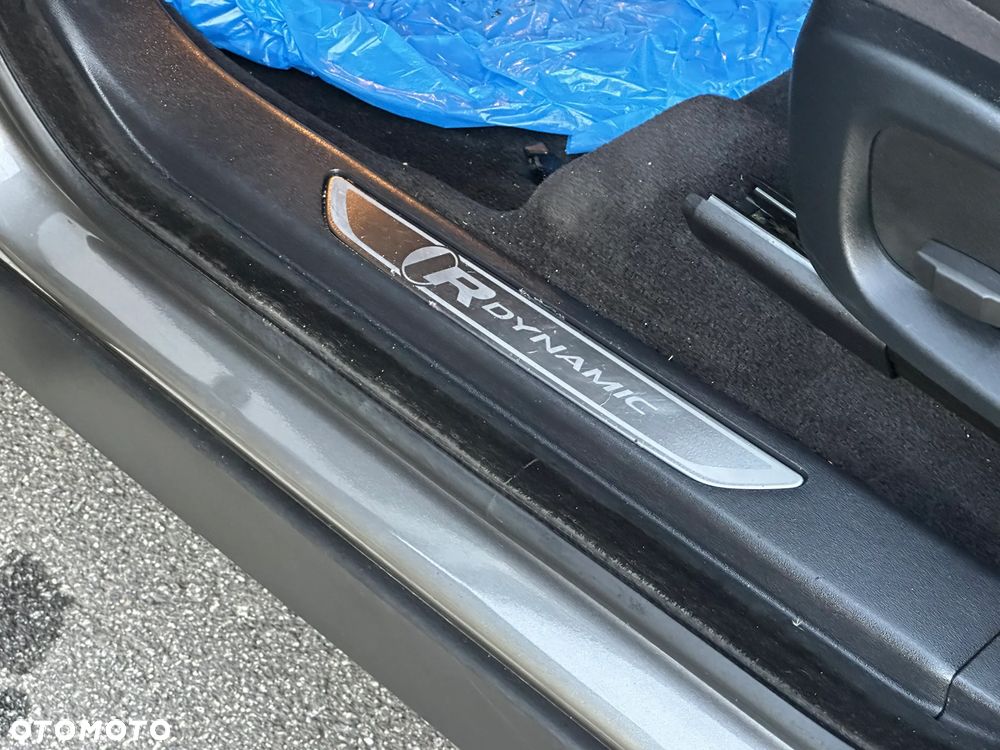 Jaguar E-Pace D150 AWD R-Dynamic - 30