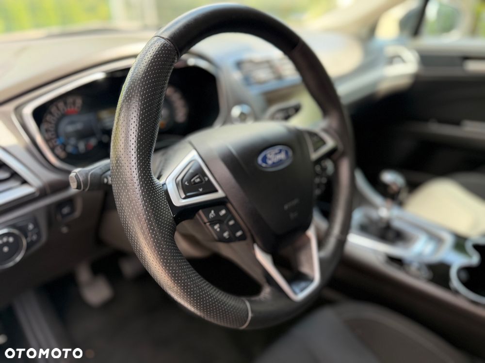 Ford Mondeo - 27