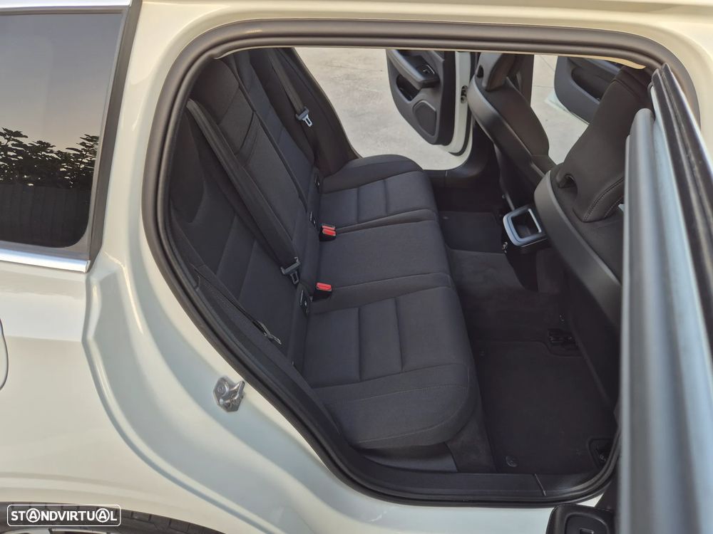 Volvo V60 2.0 D3 Momentum - 38