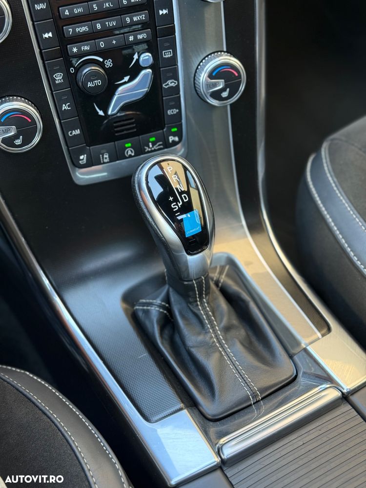 Volvo XC 60 D4 Geartronic RDesign - 18