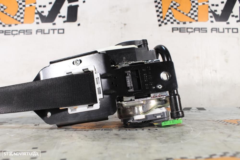 Cinto Frontal Direito Mercedes-Benz C-Class (W204)  A2048604686 / 6178 - 5