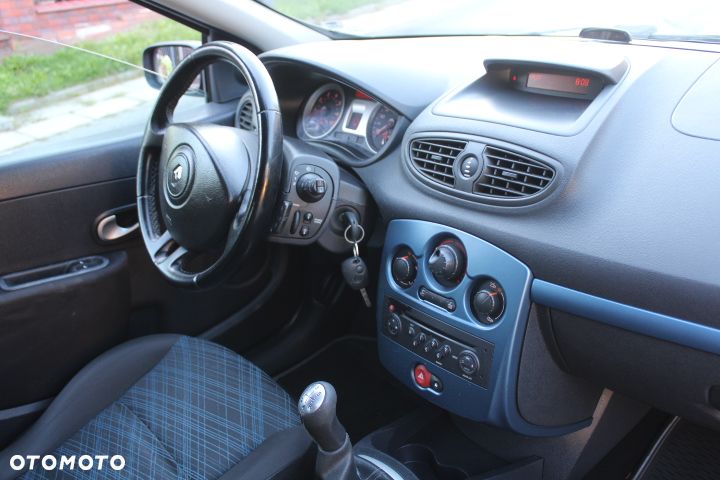 Renault Clio - 14