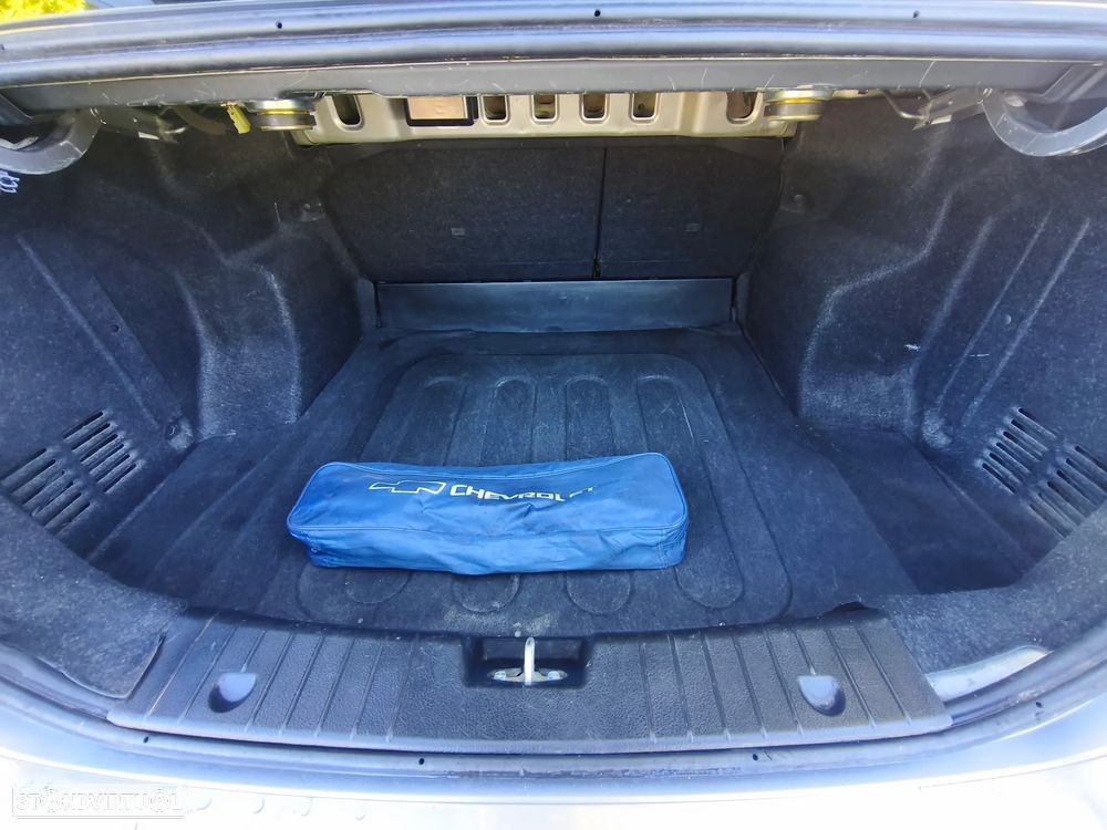 Chevrolet Aveo 1.2 LS - 12