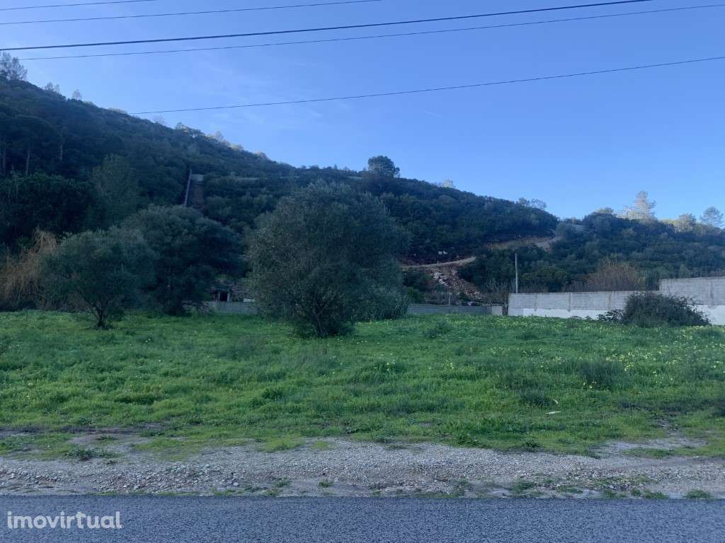 Terreno Rústico com capacidade construtiva - Grande imagem: 2/5