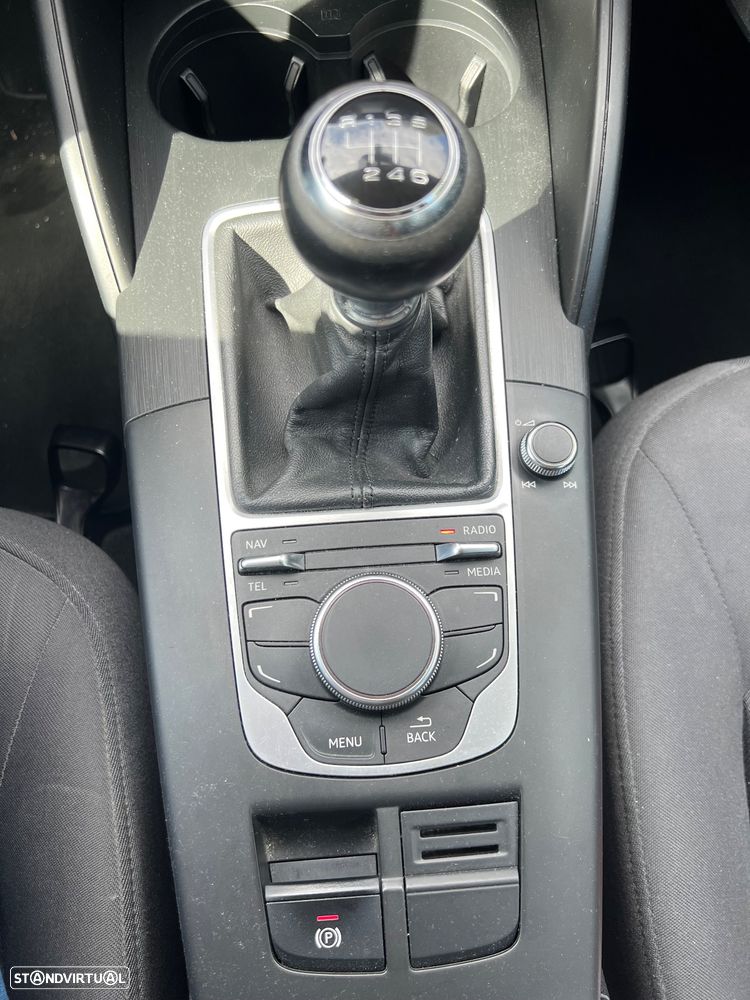 Audi A3 Limousine 1.6 TDI Attraction - 14