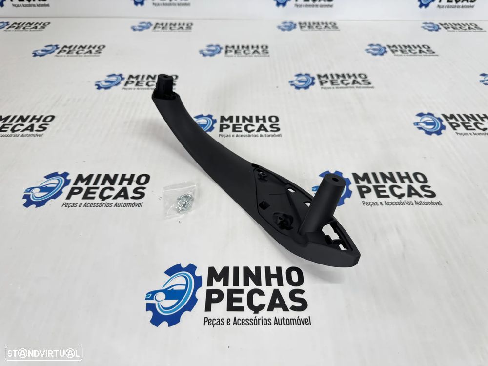 Puxador Frontal Direito BMW Série 3/4 (F30 F31 F35 F32 F36) Preto - 1