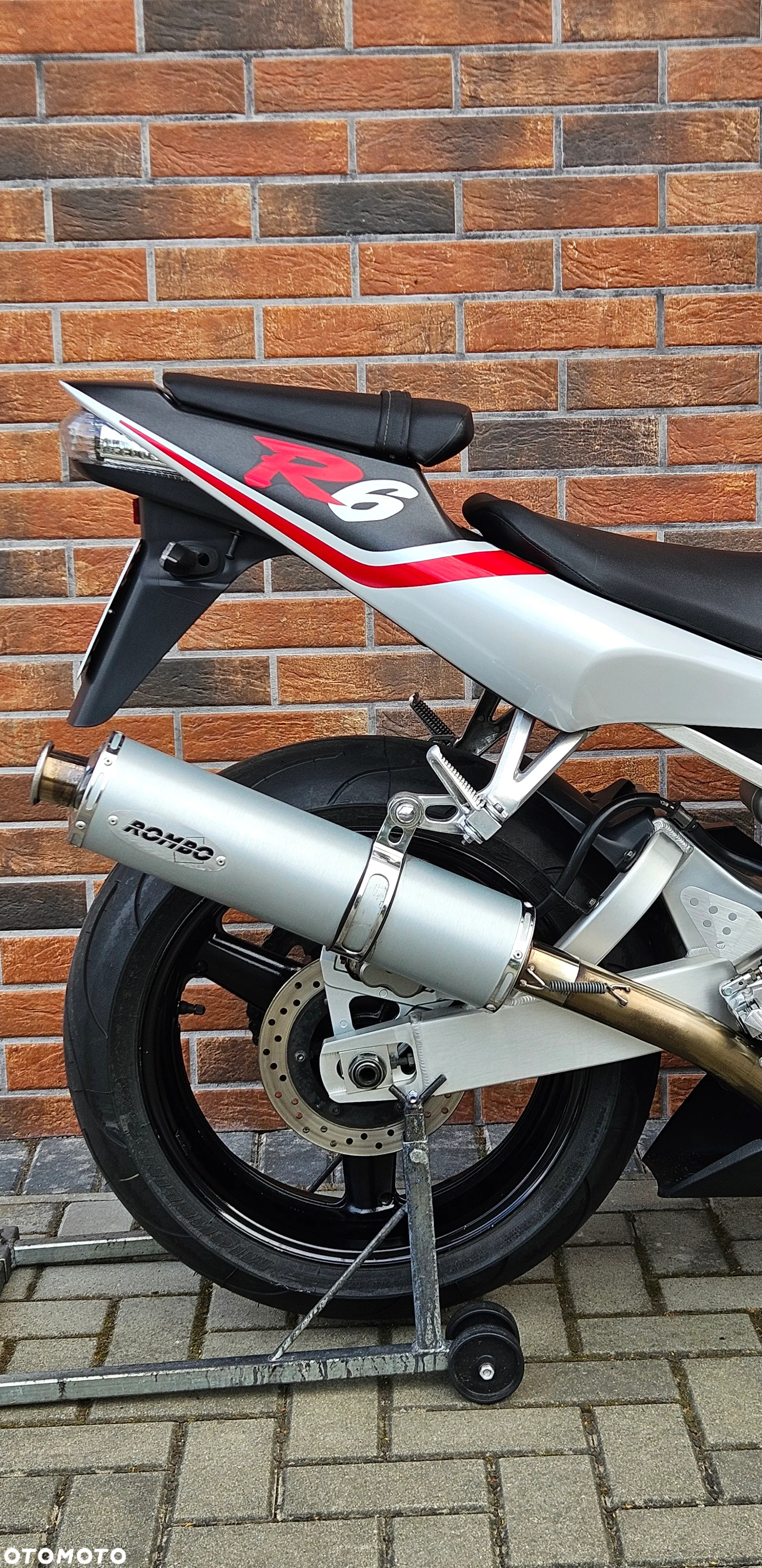 Yamaha YZF - 12