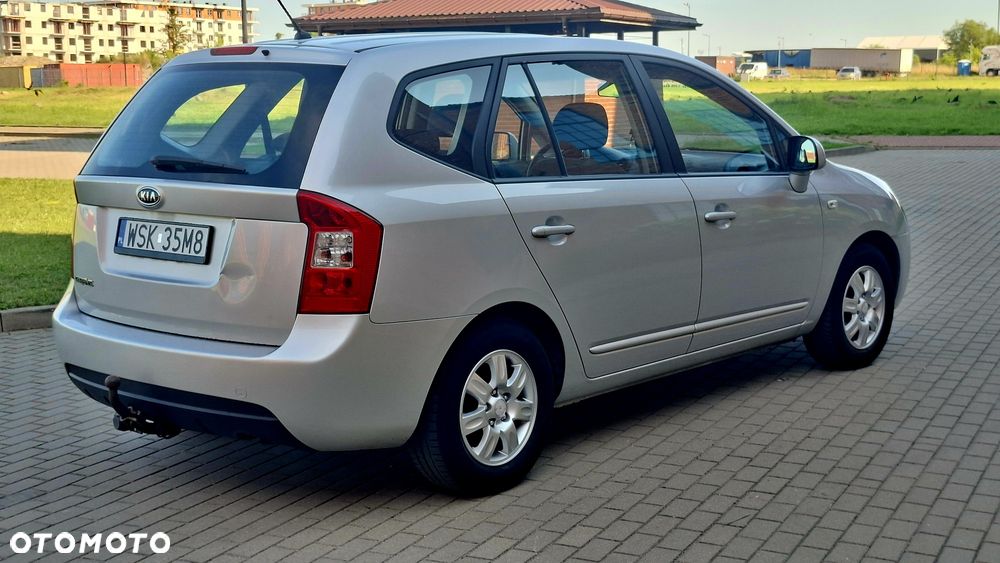 Kia Carens - 4