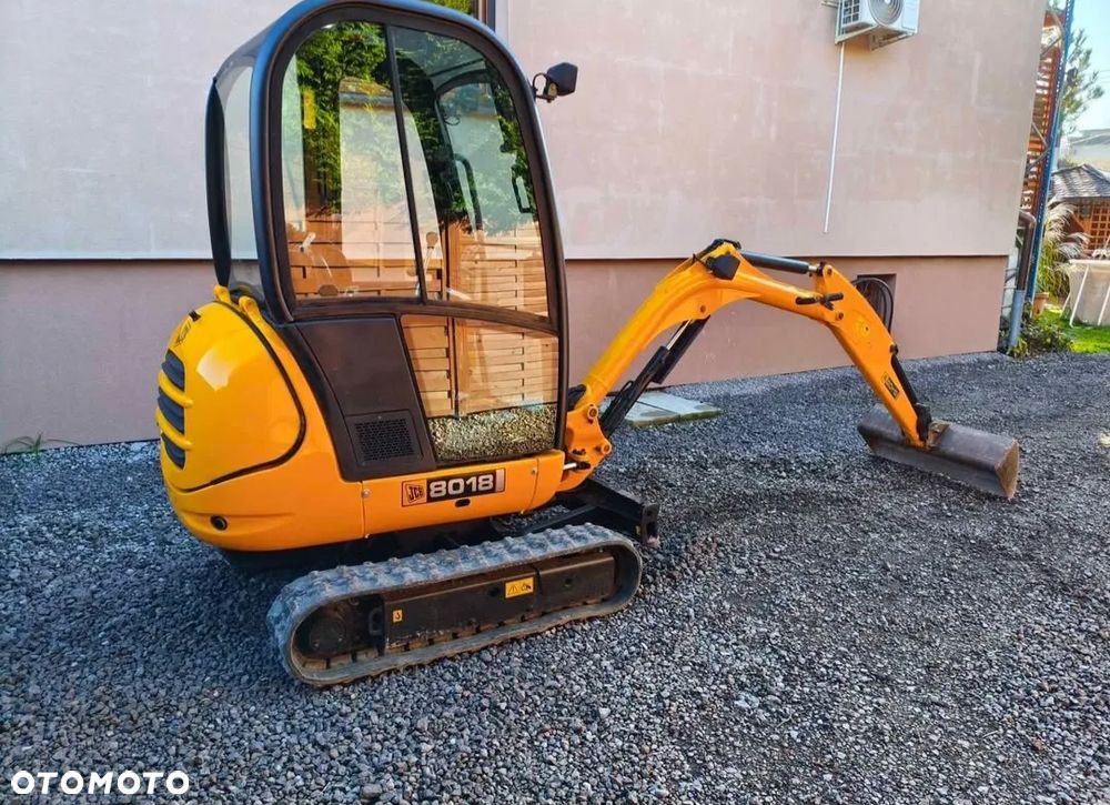 JCB 8018 - 2