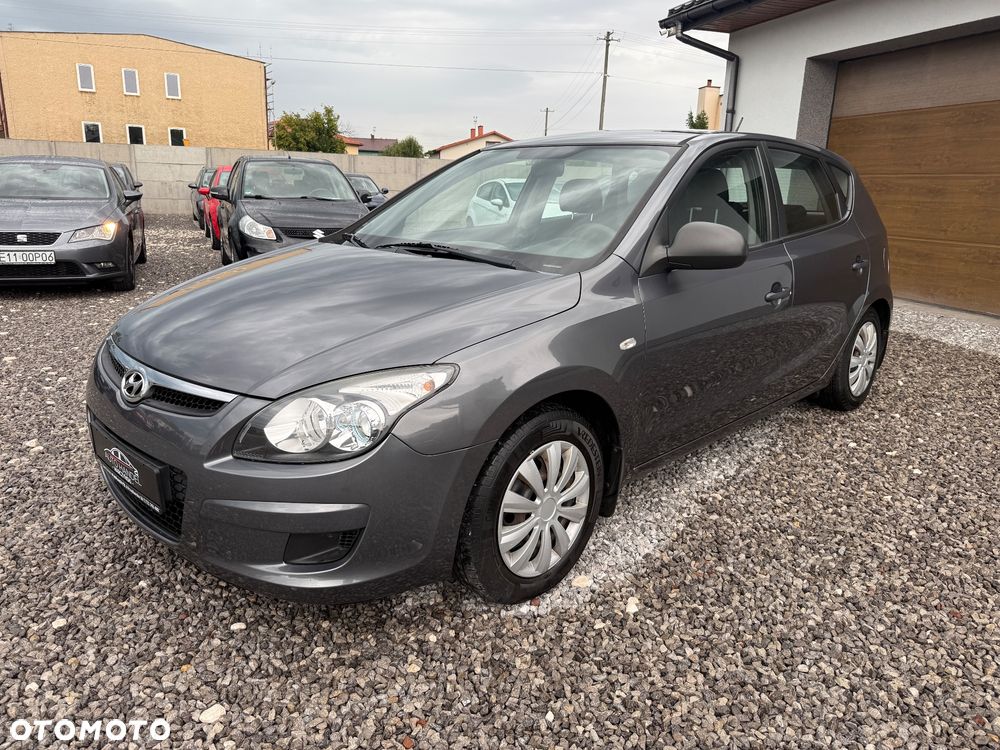 Hyundai i30 1.4 Base + - 7