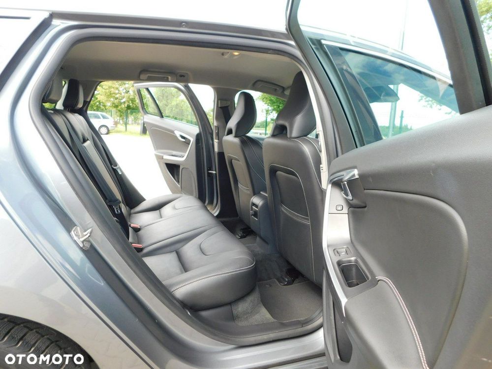 Volvo V60 D3 Drive-E Dynamic Edition (Momentum) - 11