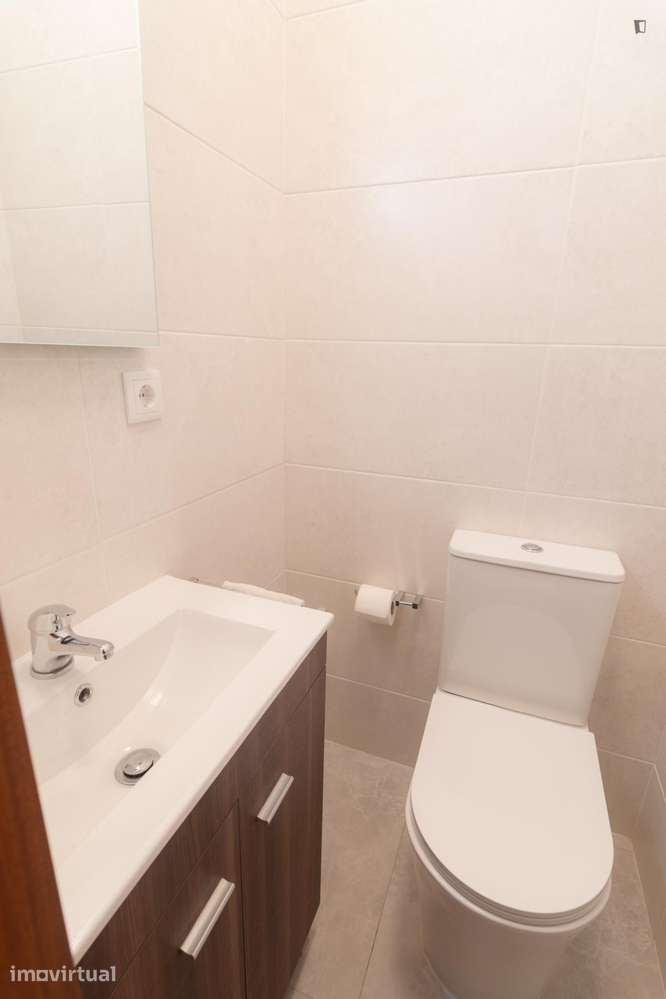Quarto - localizado em Vila nova de gaia - Grande imagem: 2/14