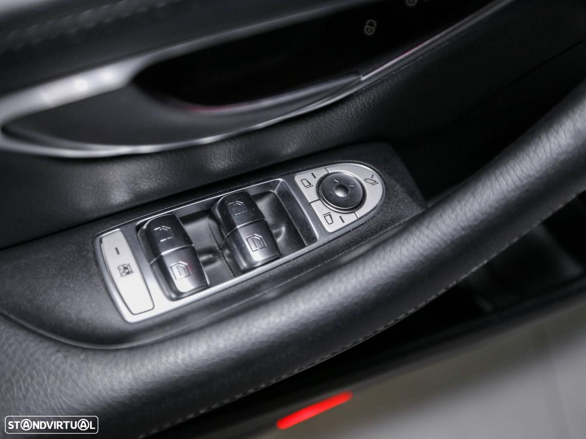 Mercedes-Benz E 300 de AMG Line - 11