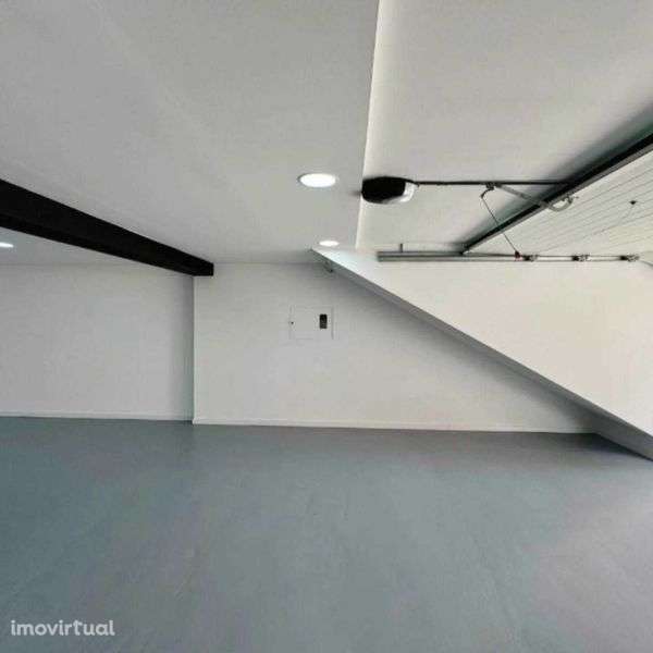 Armazém no centro de Braga - Grande imagem: 5/9