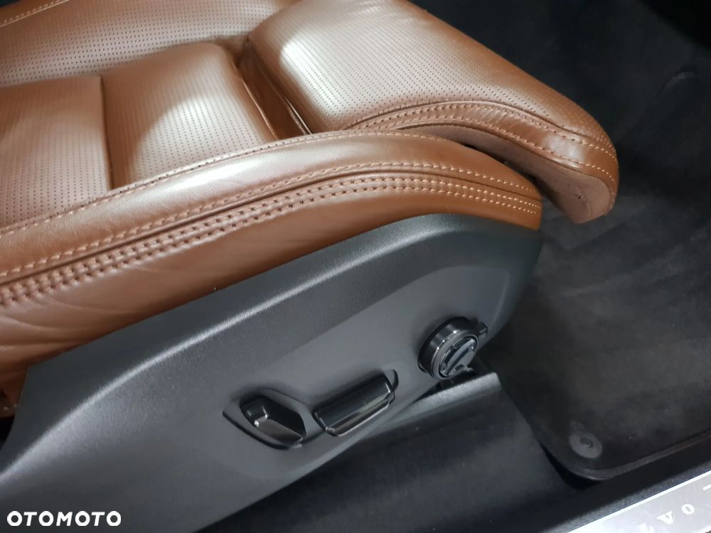 Volvo XC 90 D5 AWD Geartronic Inscription - 24