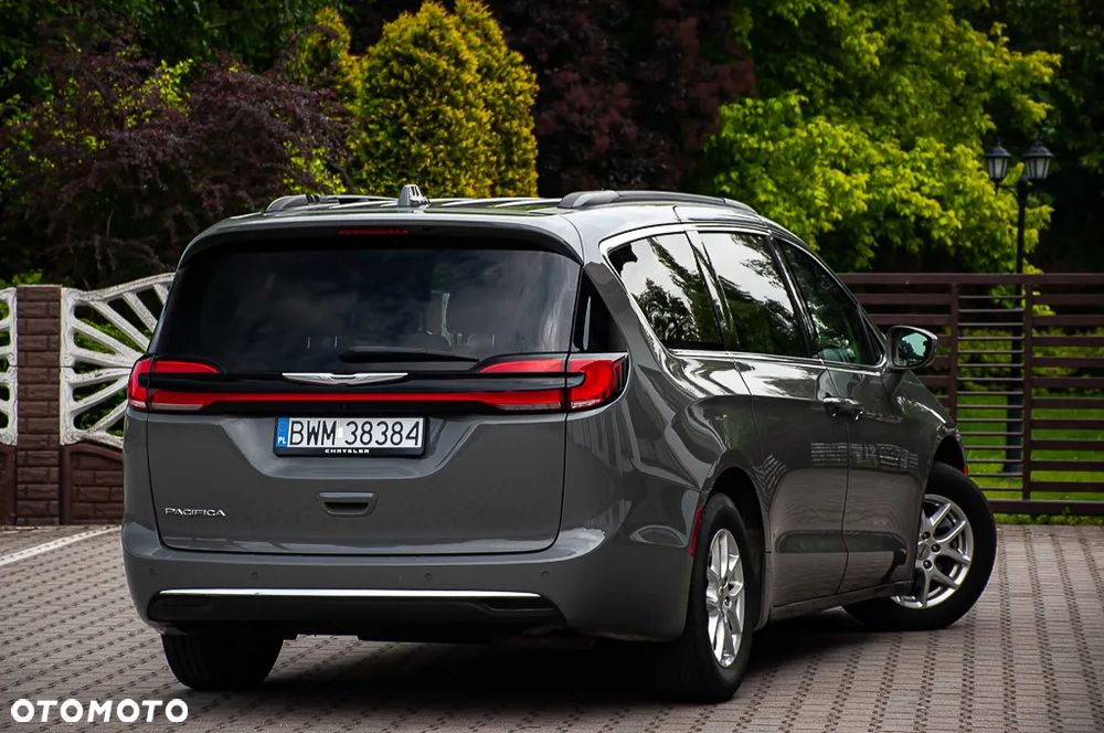 Chrysler Pacifica - 12