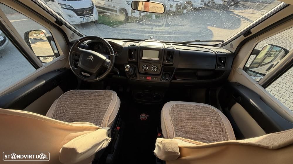 Adria Twin 600 SPT cama transversal - 13