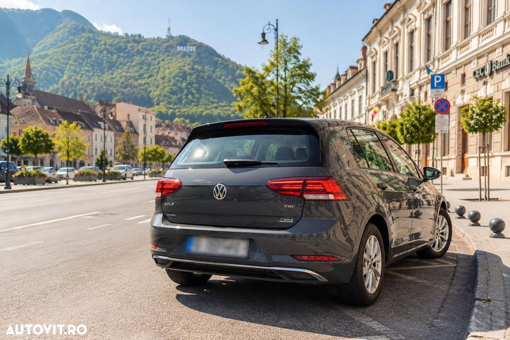 Volkswagen Golf - 2