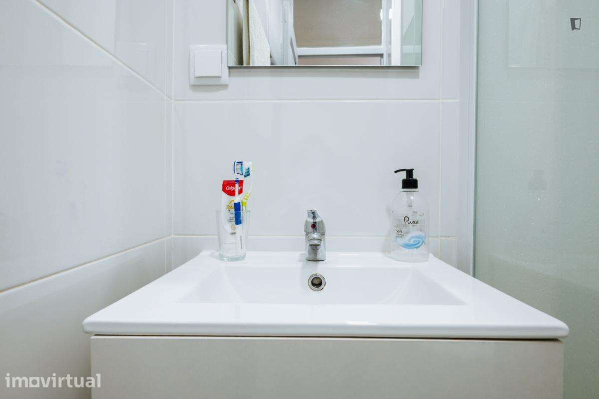 Quarto - localizado em Arroios Lisbon - Grande imagem: 3/26