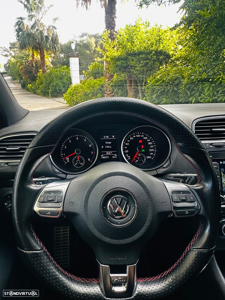 VW Golf 2.0 GTI DSG - 12