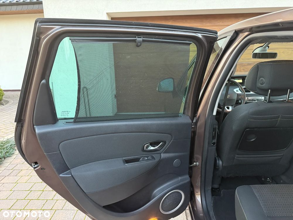 Renault Grand Scenic - 17