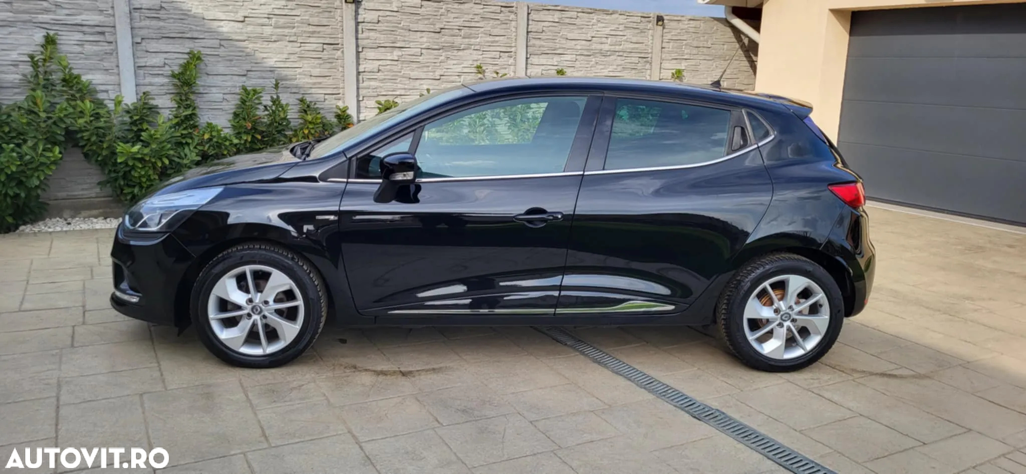 Renault Clio - 25