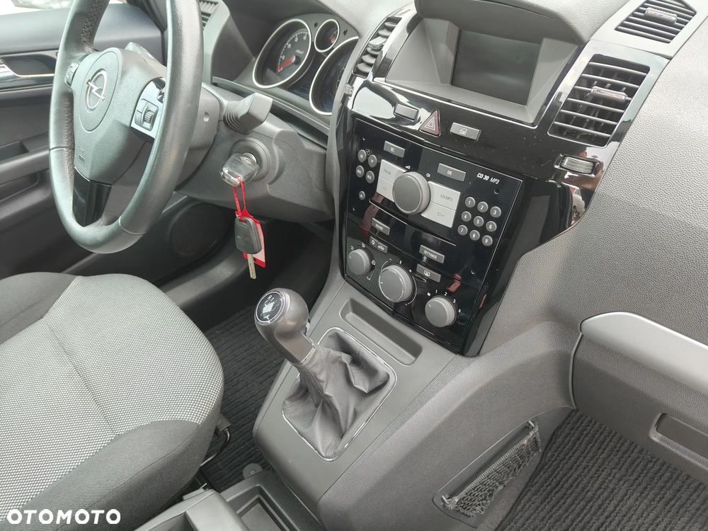Opel Zafira - 24