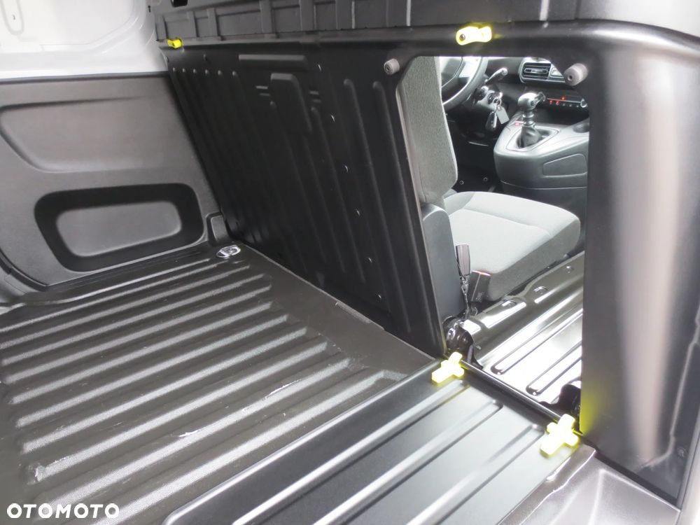 Peugeot PARTNER LONG ORYGINAŁ LAKIER i NISKI PRZEBIEG SALON PL. - 33