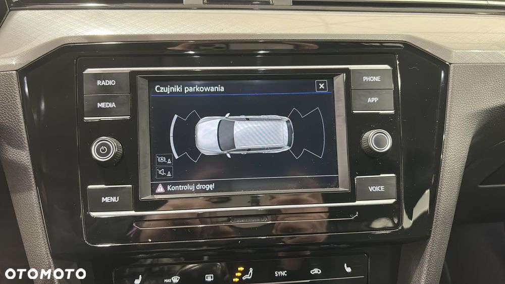 Volkswagen Passat - 21