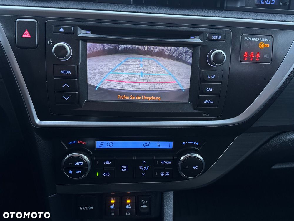 Toyota Auris 1.6 Premium Start - 16