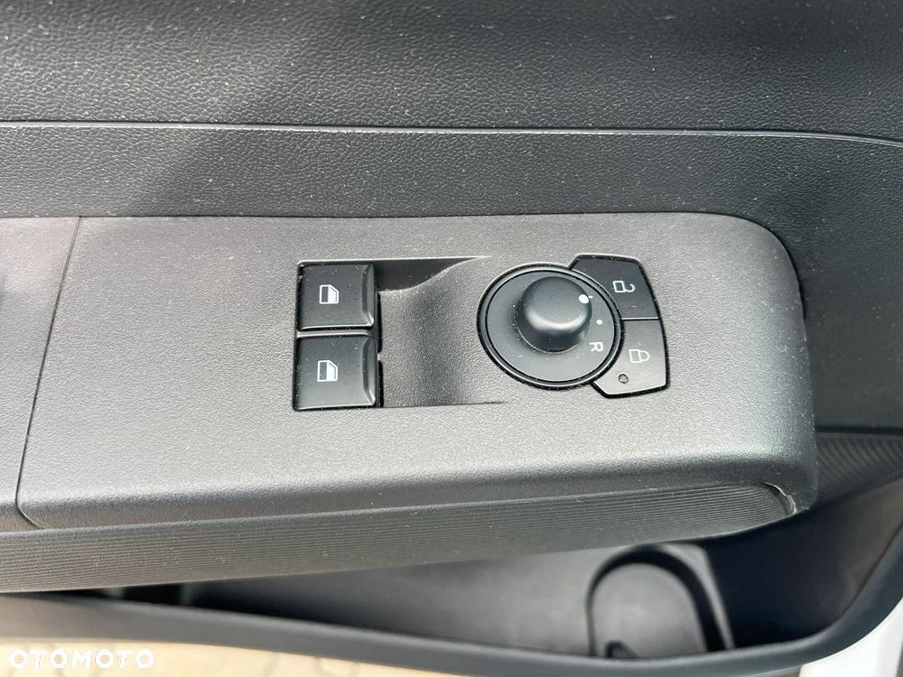 Ford Transit Courier - 14