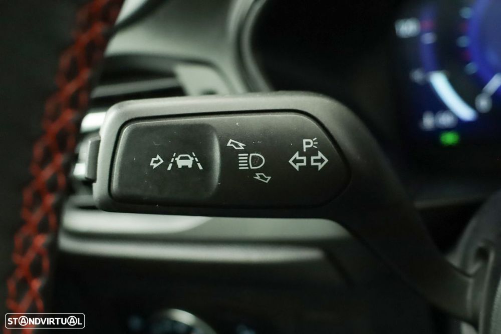 Ford Focus 1.0 EcoBoost MHEV ST-Line X - 17