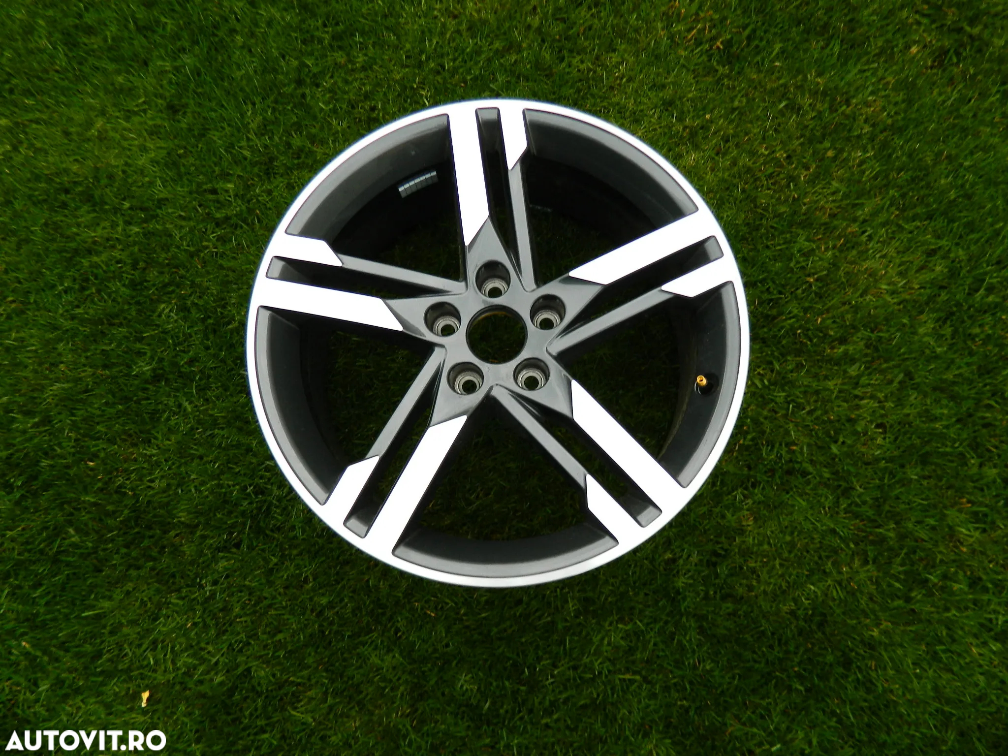 Janta pe 18" Audi A4 S4 A5 S5 model 2018- 2022 cod 4K8601025BG - 3