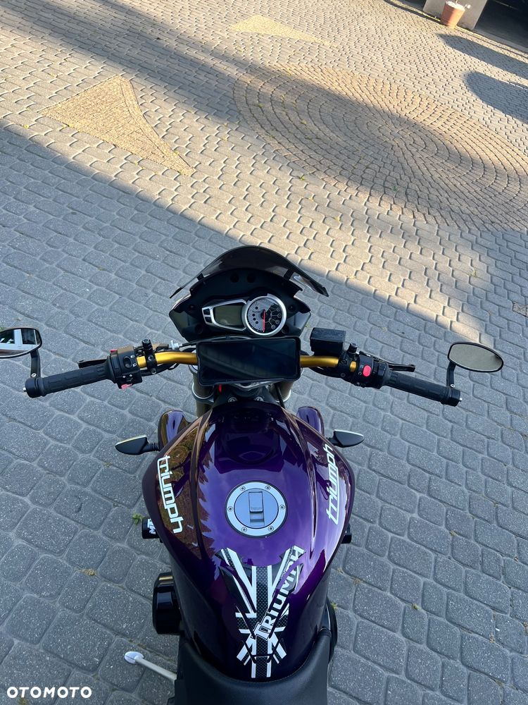 Triumph Street Triple - 7