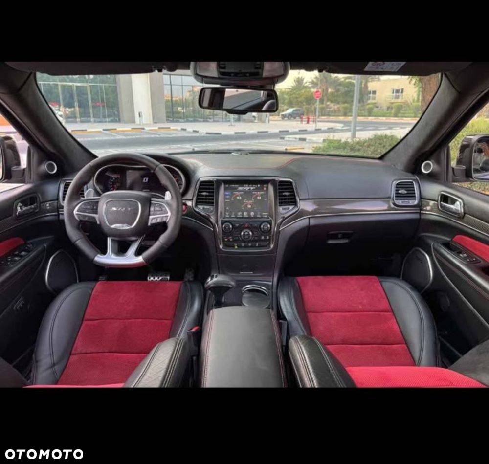 Jeep Grand Cherokee - 16