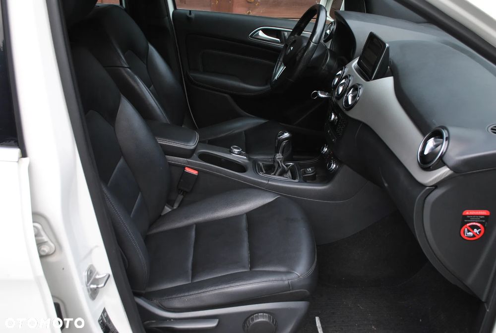 Mercedes-Benz Klasa B 200 (BlueEFFICIENCY) - 15