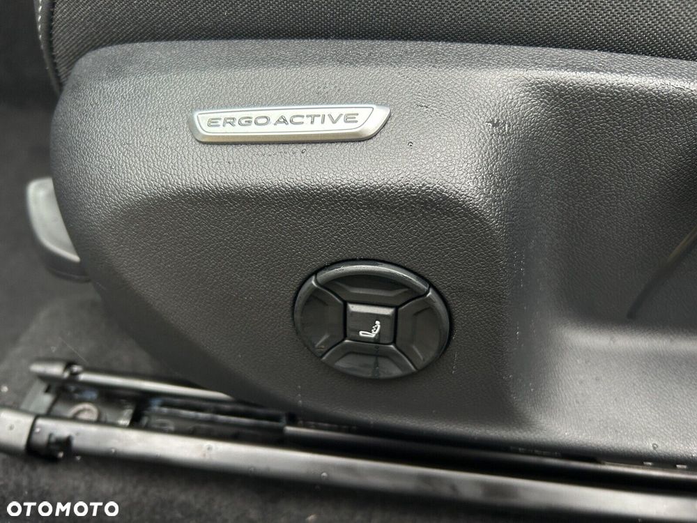 Volkswagen T-Roc 1.5 eTSI Style DSG - 28