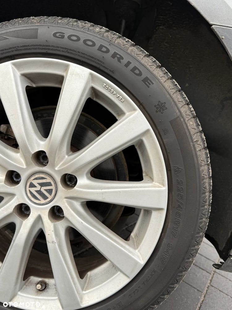 Volkswagen Touran 1.6 TDI DPF BlueMotion Technology Trendline - 35