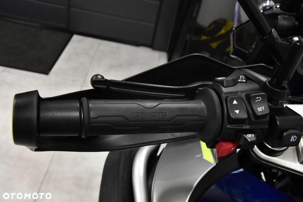 CFMoto MT - 18