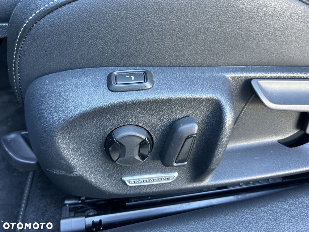 Volkswagen Passat - 16