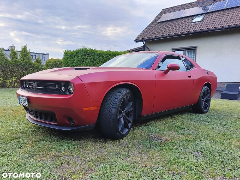 Dodge Challenger - 2