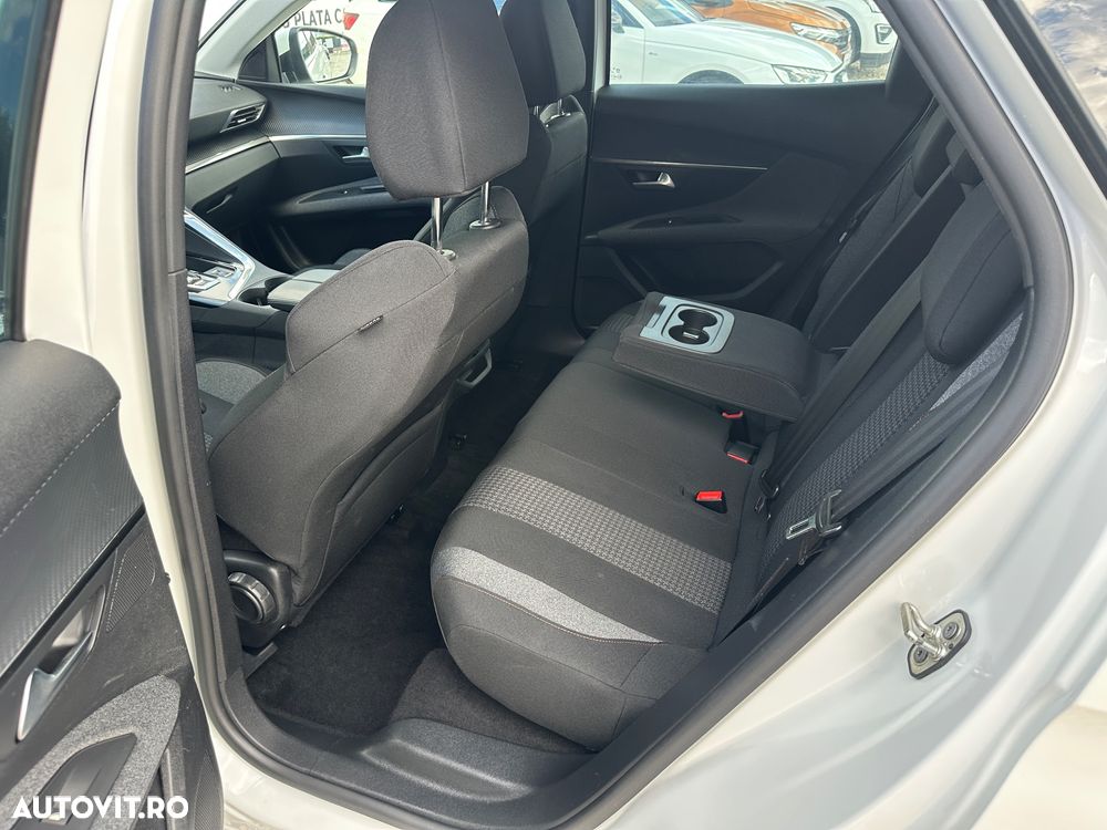 Peugeot 3008 BlueHDi 130 Stop & Start EAT8 Allure - 27