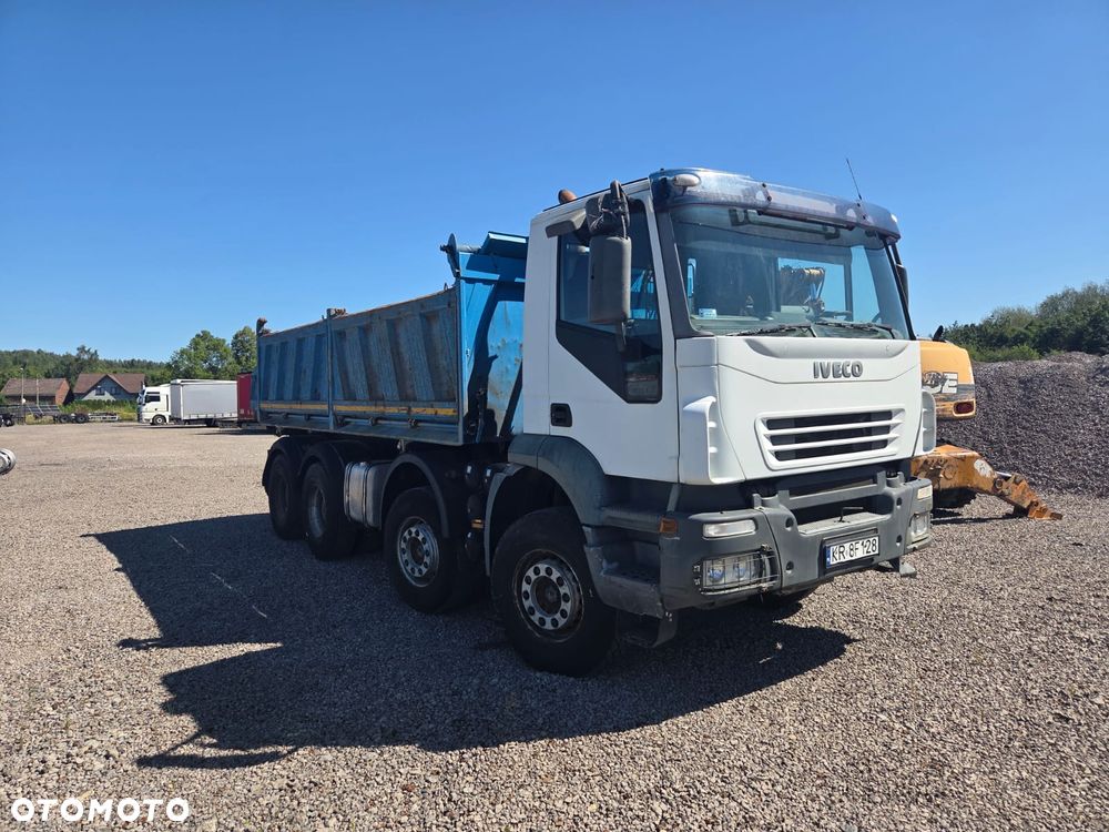 Iveco 440 - 1