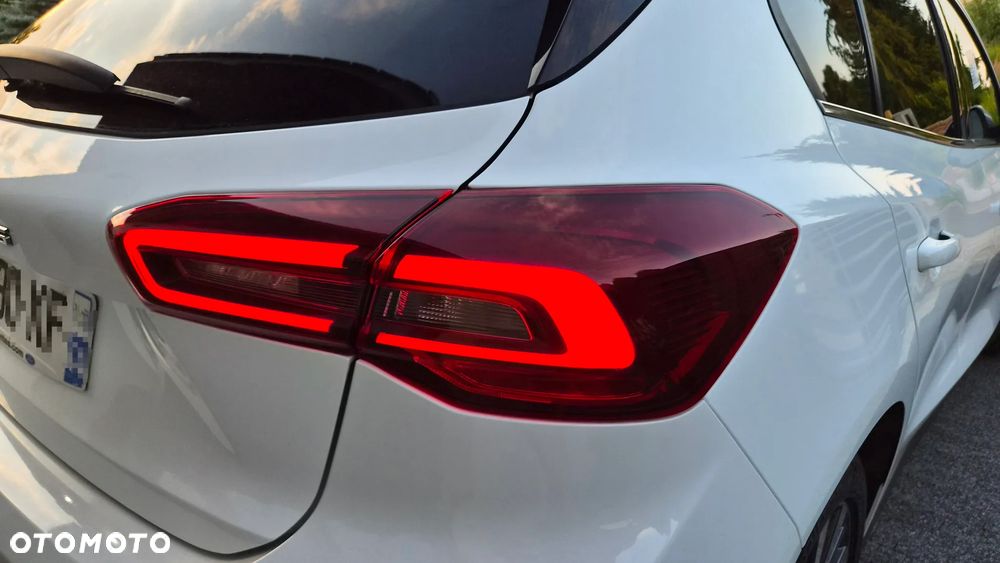 Ford Focus - 32