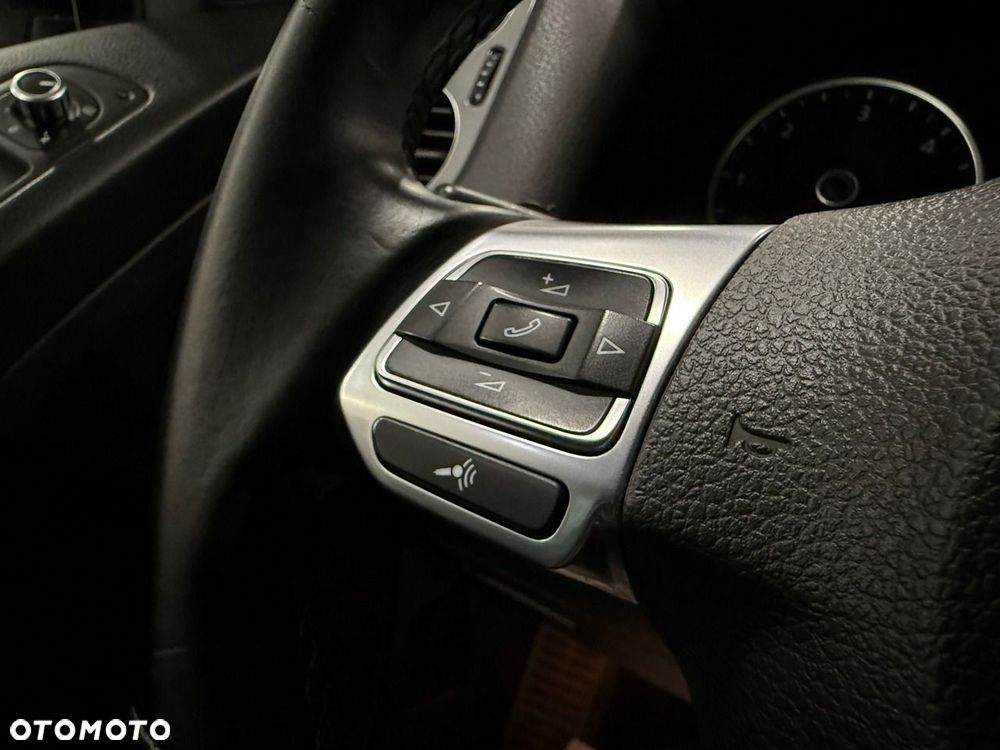 Volkswagen Tiguan 2.0 TDI 4Mot Perfectline R-Style DSG - 32