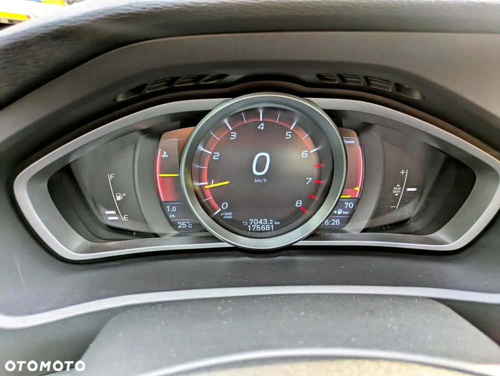 Volvo V40 T2 RDesign - 18