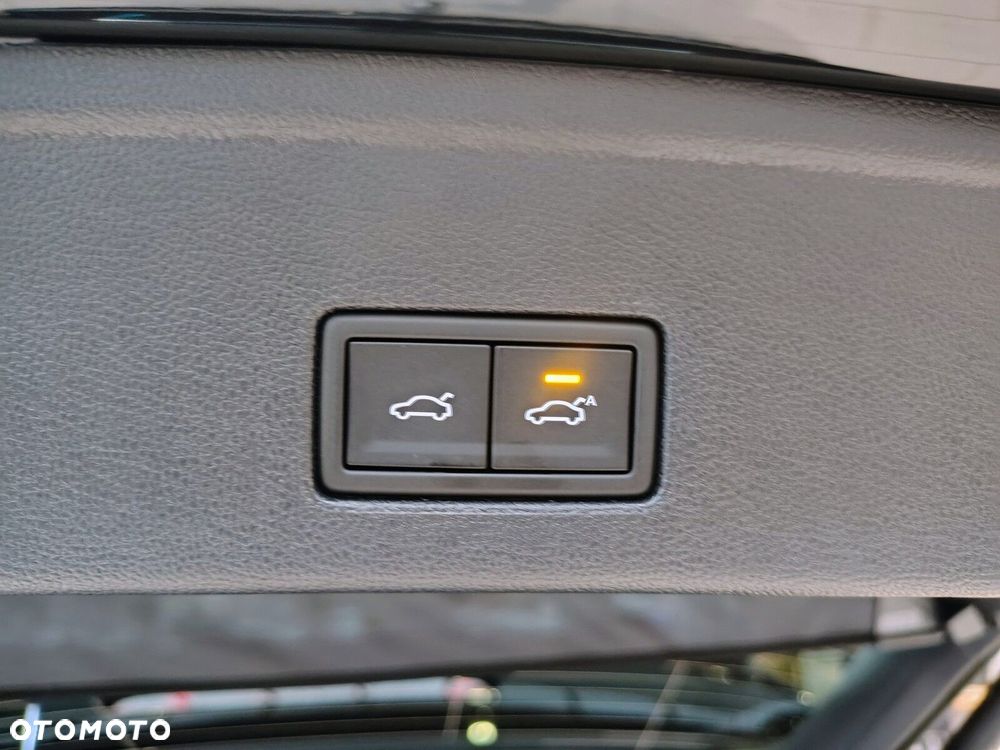 Volkswagen Touareg - 12