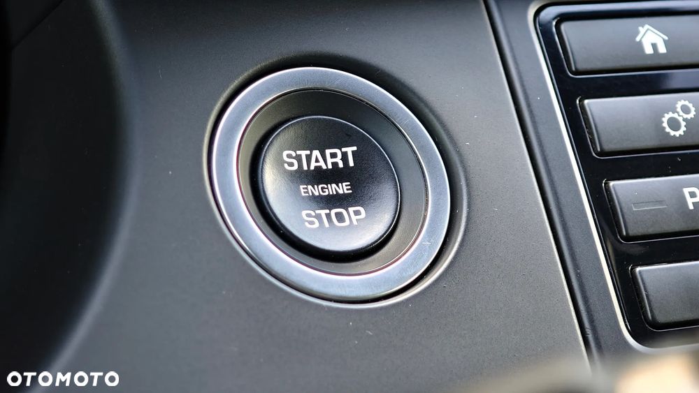 Land Rover Discovery Sport - 32