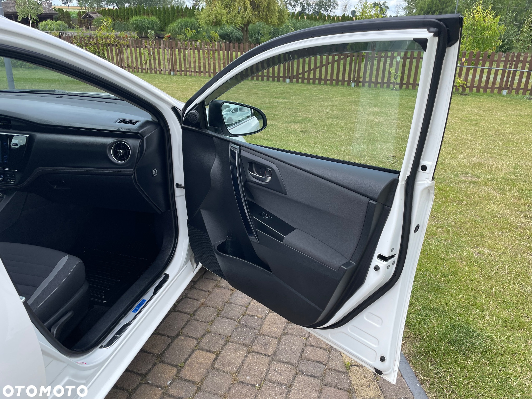 Toyota Auris - 24
