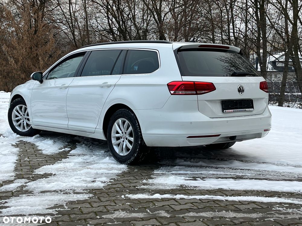 Volkswagen Passat 2.0 TDI (BlueMotion Technology) Comfortline - 21